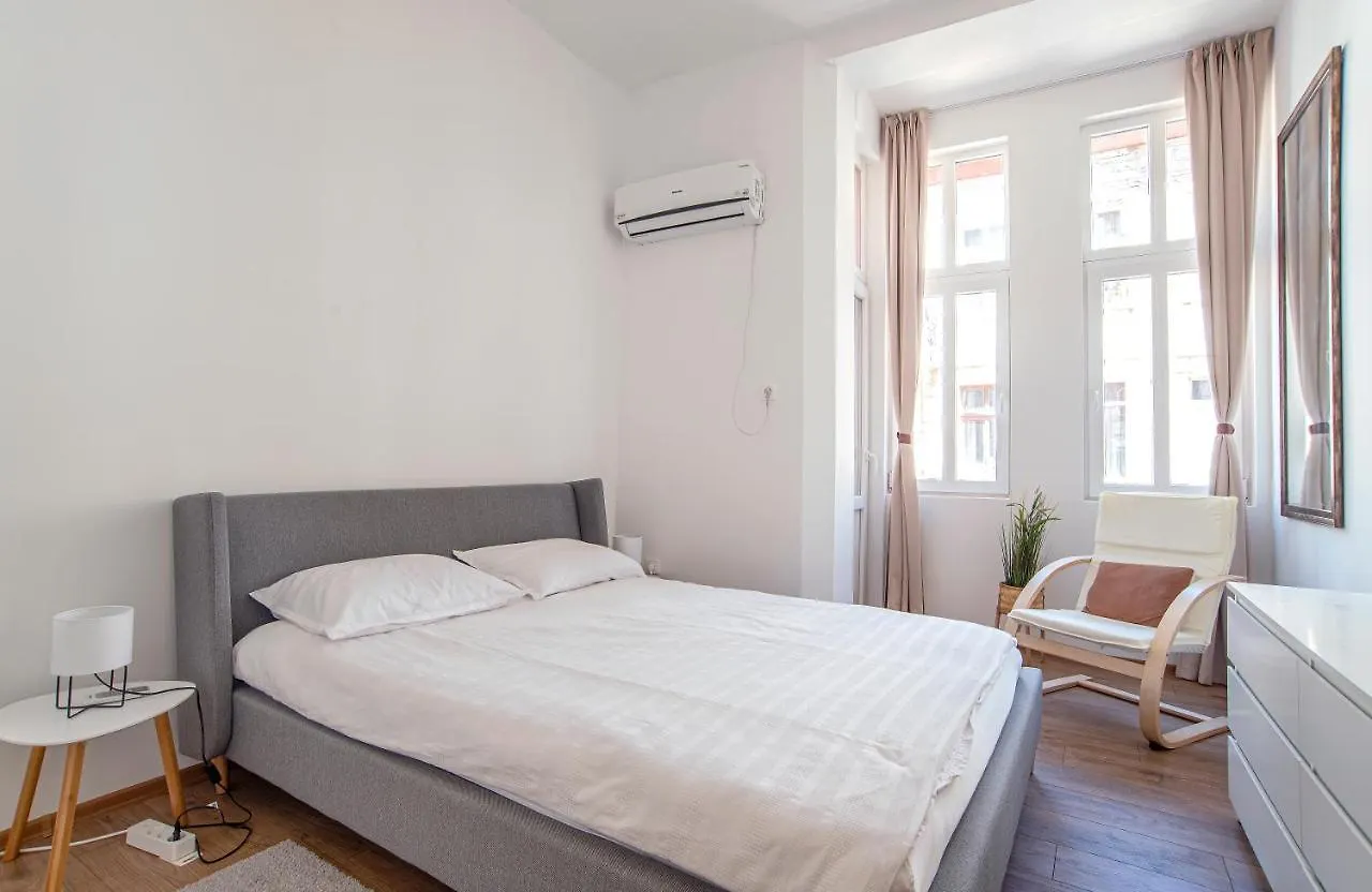 Supreme Luxury Top Central 1 Bedroom Apartment Sofía Bulgaria