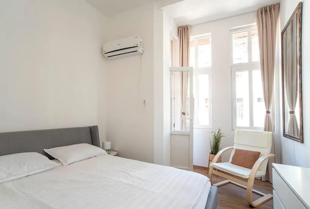 Supreme Luxury Top Central 1 Bedroom Apartment Sofía 0*,  Bulgaria